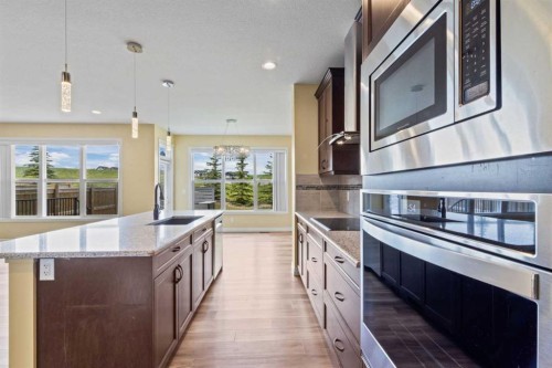 284 Nolancrest Heights Nw, Calgary, AB - Indoor Photo Showing Kitchen With Upgraded Kitchen
