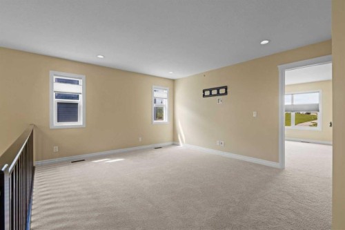 284 Nolancrest Heights Nw, Calgary, AB - Indoor Photo Showing Other Room