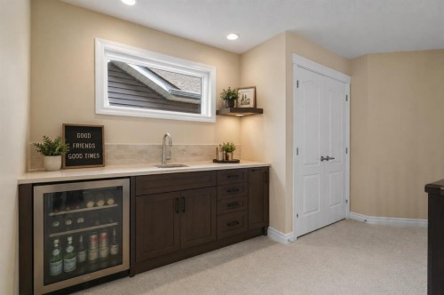 284 Nolancrest Heights Nw, Calgary, AB - Indoor Photo Showing Other Room
