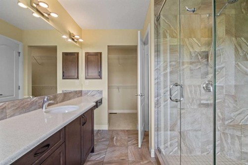 284 Nolancrest Heights Nw, Calgary, AB - Indoor Photo Showing Bathroom