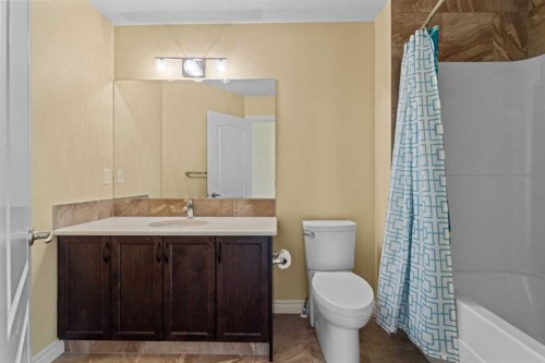 284 Nolancrest Heights Nw, Calgary, AB - Indoor Photo Showing Bathroom