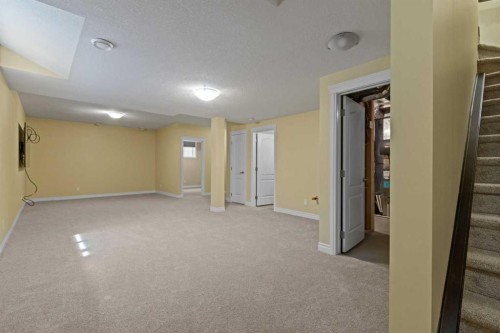284 Nolancrest Heights Nw, Calgary, AB - Indoor