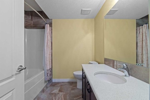 284 Nolancrest Heights Nw, Calgary, AB - Indoor Photo Showing Bathroom