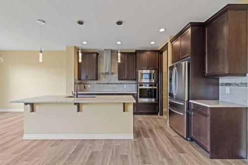 284 Nolancrest Heights Nw, Calgary, AB - Indoor Photo Showing Kitchen