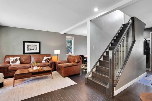 1141 Regent Crescent Ne, Calgary, AB 