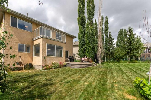 81 Royal Crest Terrace Nw, Calgary, AB - Outdoor