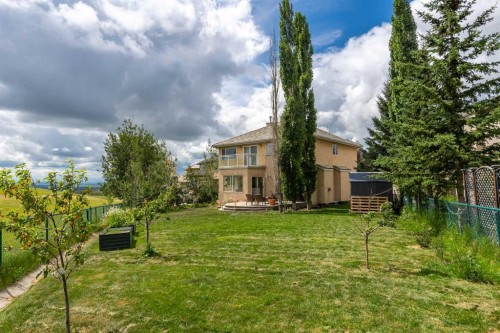 81 Royal Crest Terrace Nw, Calgary, AB - Outdoor