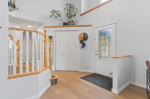 81 Royal Crest Terrace Nw, Calgary, AB - Indoor Photo Showing Other Room