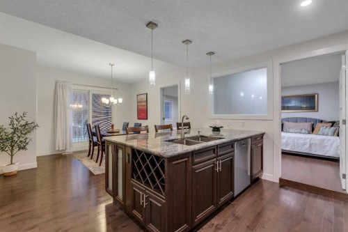 4143 Varsity Road Nw, Calgary, AB - Indoor Photo Showing Kitchen With Double Sink