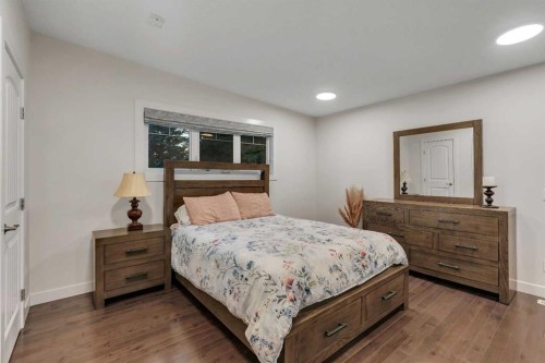 4143 Varsity Road Nw, Calgary, AB - Indoor Photo Showing Bedroom