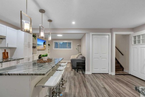 4143 Varsity Road Nw, Calgary, AB - Indoor