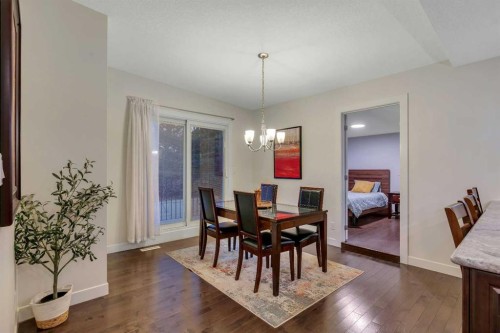 4143 Varsity Road Nw, Calgary, AB - Indoor Photo Showing Dining Room