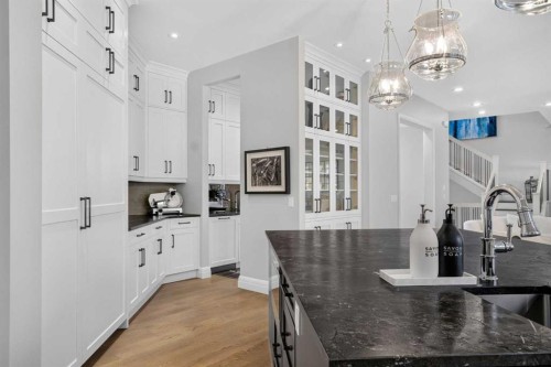 11 Elveden Place Sw, Calgary, AB - Indoor