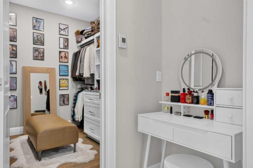 11 Elveden Place Sw, Calgary, AB - Indoor