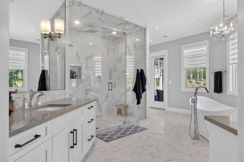 11 Elveden Place Sw, Calgary, AB - Indoor Photo Showing Bathroom