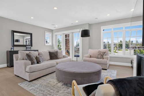 11 Elveden Place Sw, Calgary, AB - Indoor Photo Showing Living Room