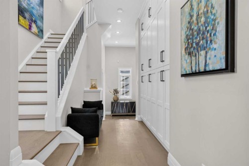 11 Elveden Place Sw, Calgary, AB - Indoor Photo Showing Other Room