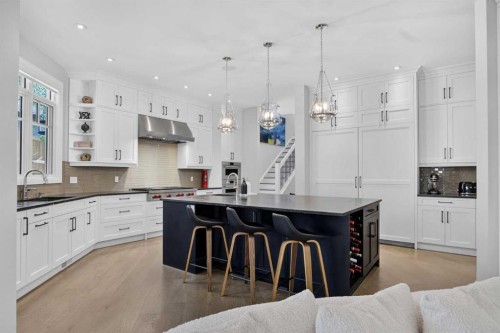 11 Elveden Place Sw, Calgary, AB - Indoor Photo Showing Kitchen With Upgraded Kitchen