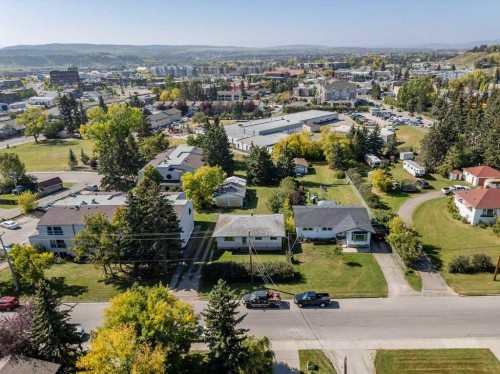 217 Ross Avenue  Cochrane, AB T4C 1C9