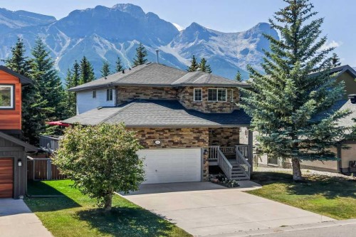 545 Grotto Road, Canmore, AB - Outdoor