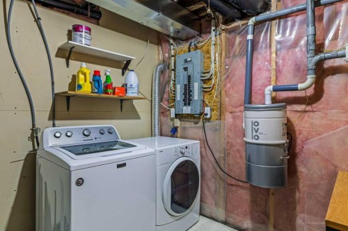545 Grotto Road, Canmore, AB - Indoor Photo Showing Laundry Room