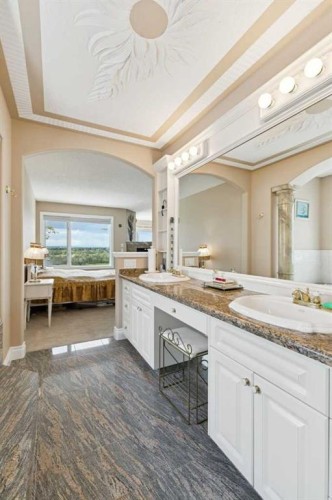 85 Mt Douglas Circle Se, Calgary, AB - Indoor Photo Showing Bathroom