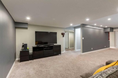 32 Berkley Place Nw, Calgary, AB - Indoor Photo Showing Basement