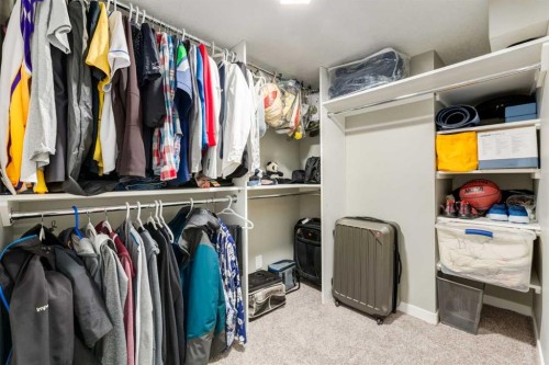32 Berkley Place Nw, Calgary, AB - Indoor With Storage