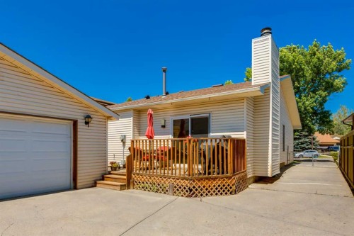32 Berkley Place Nw, Calgary, AB - Outdoor With Deck Patio Veranda With Exterior