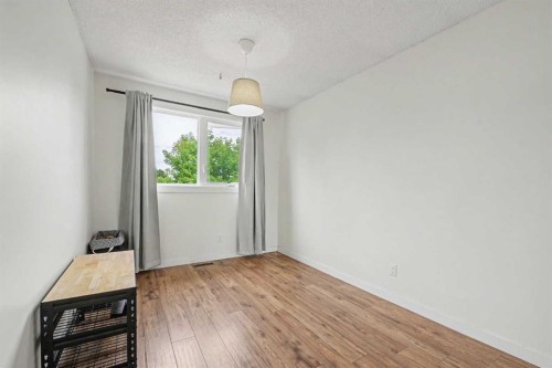 20A Beaver Dam Place Ne, Calgary, AB - Indoor Photo Showing Other Room