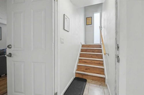 20A Beaver Dam Place Ne, Calgary, AB - Indoor Photo Showing Other Room