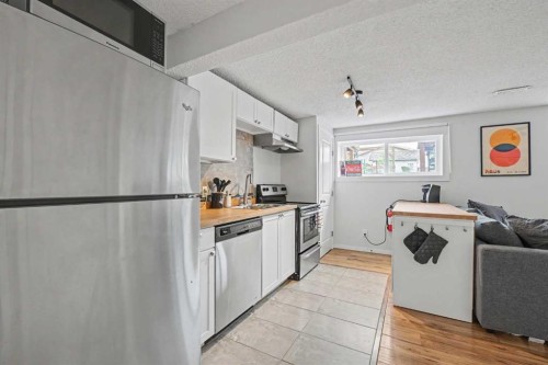 20A Beaver Dam Place Ne, Calgary, AB - Indoor Photo Showing Kitchen