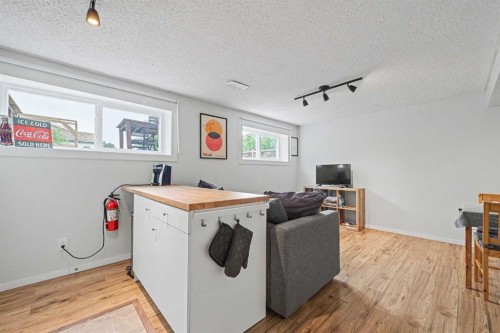 20A Beaver Dam Place Ne, Calgary, AB - Indoor Photo Showing Other Room