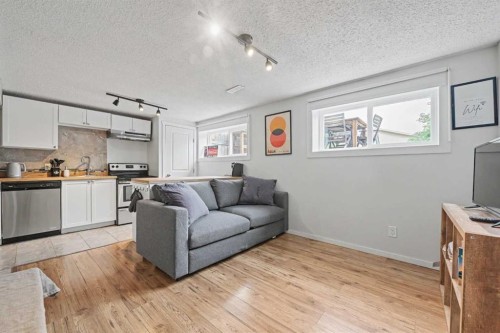 20A Beaver Dam Place Ne, Calgary, AB - Indoor