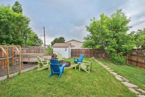 20A Beaver Dam Place Ne, Calgary, AB - Outdoor With Backyard