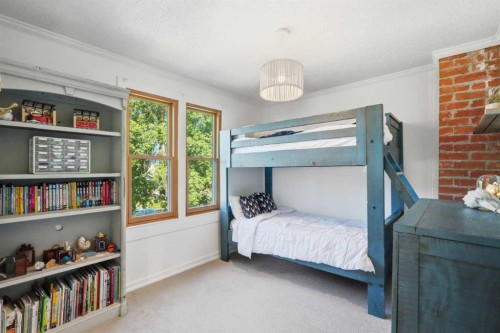 1422 2 Street Nw, Calgary, AB - Indoor Photo Showing Bedroom