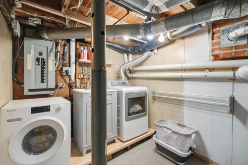 1422 2 Street Nw, Calgary, AB - Indoor Photo Showing Laundry Room