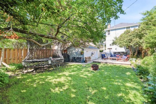 1422 2 Street Nw, Calgary, AB - Outdoor