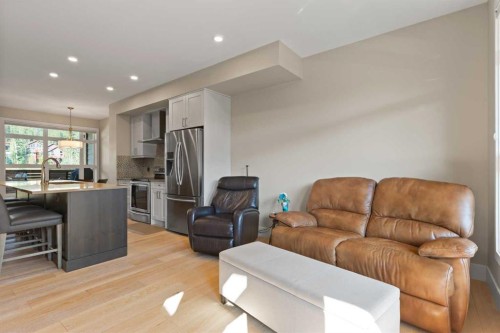 407 Riva Place, Canmore, AB - Indoor