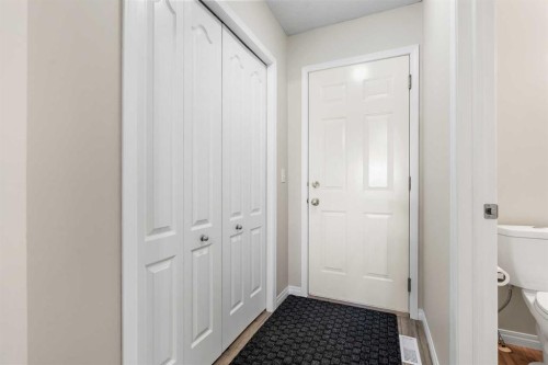 71 Royal Birch Manor Nw, Calgary, AB - Indoor Photo Showing Other Room