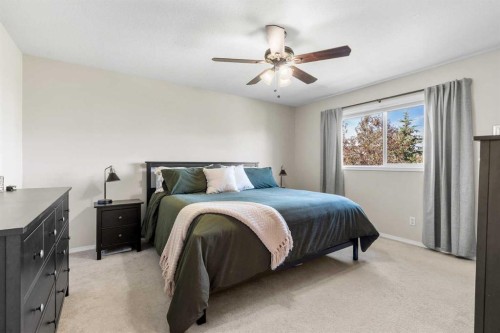 71 Royal Birch Manor Nw, Calgary, AB - Indoor Photo Showing Bedroom