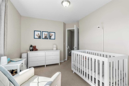 71 Royal Birch Manor Nw, Calgary, AB - Indoor Photo Showing Bedroom