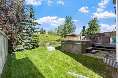 71 Royal Birch Manor Nw, Calgary, AB - Outdoor