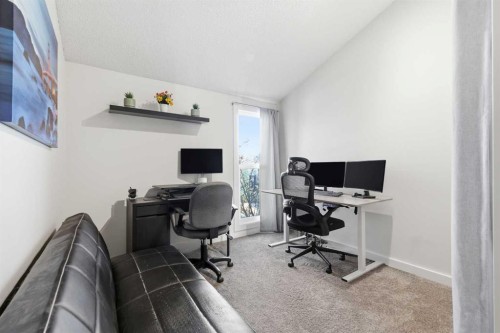 443 Brae Glen Crescent Sw, Calgary, AB - Indoor Photo Showing Office