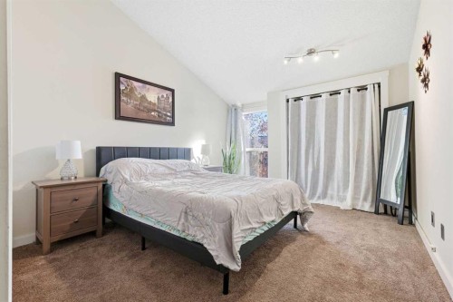 443 Brae Glen Crescent Sw, Calgary, AB - Indoor Photo Showing Bedroom