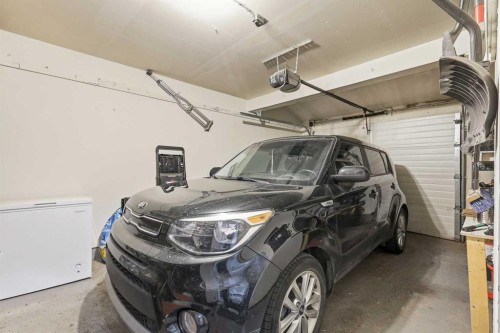 443 Brae Glen Crescent Sw, Calgary, AB - Indoor Photo Showing Garage