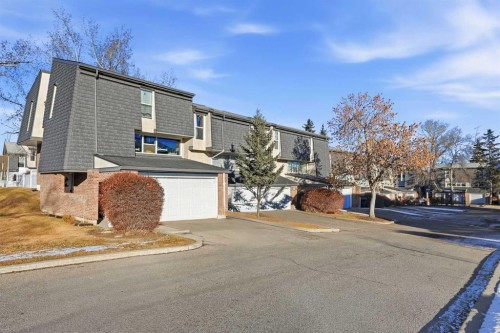 443 Brae Glen Crescent Sw, Calgary, AB - Outdoor