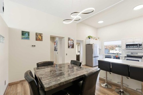 443 Brae Glen Crescent Sw, Calgary, AB - Indoor