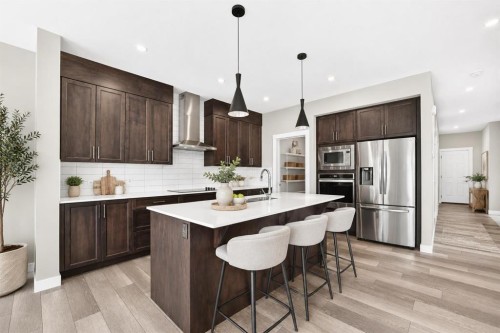137 Creekside Way Sw, Calgary, AB 