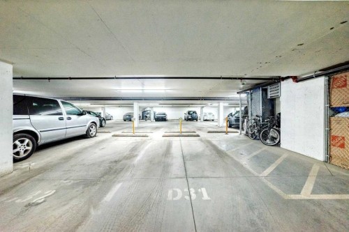 4207-215 Legacy Boulevard Se, Calgary, AB - Indoor Photo Showing Garage